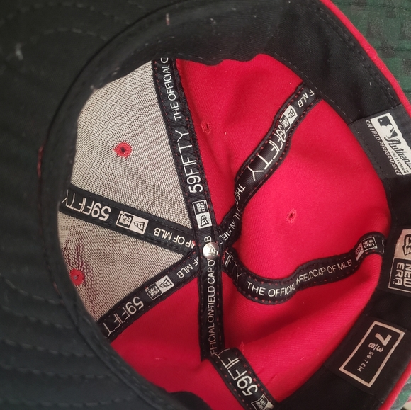Philadelphia Philly red hat size 7 3/8 - Picture 4 of 4